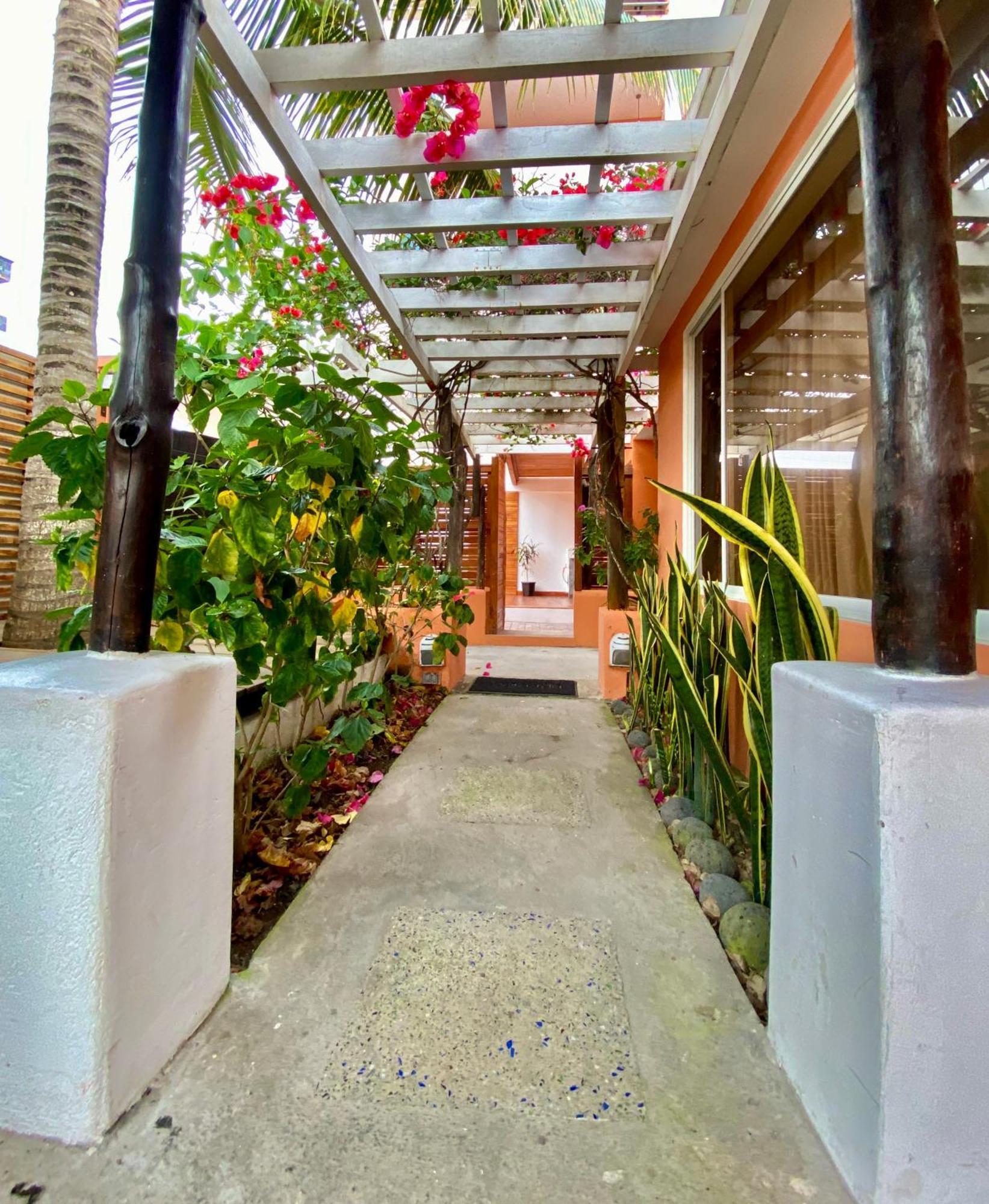 Torre Mar Galapagos Boutique Suites Puerto Ayora  Exterior foto